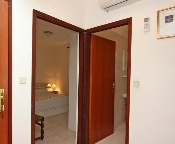 Barbat 4962a Apartment